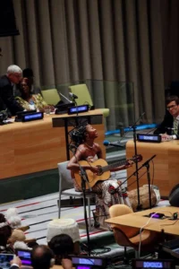 LORNOAR live in United Nations Organization headquarters